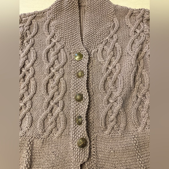 cable cardigan taupe/rose color. Detailed metal buttons Small/Med - Picture 4 of 7